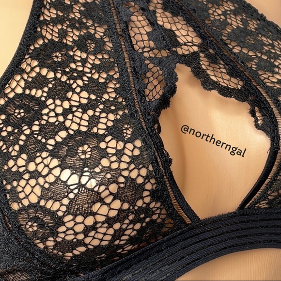 Victoria’s Secret Very Sexy Keyhole High Neck Bra - Picture 10 of 16